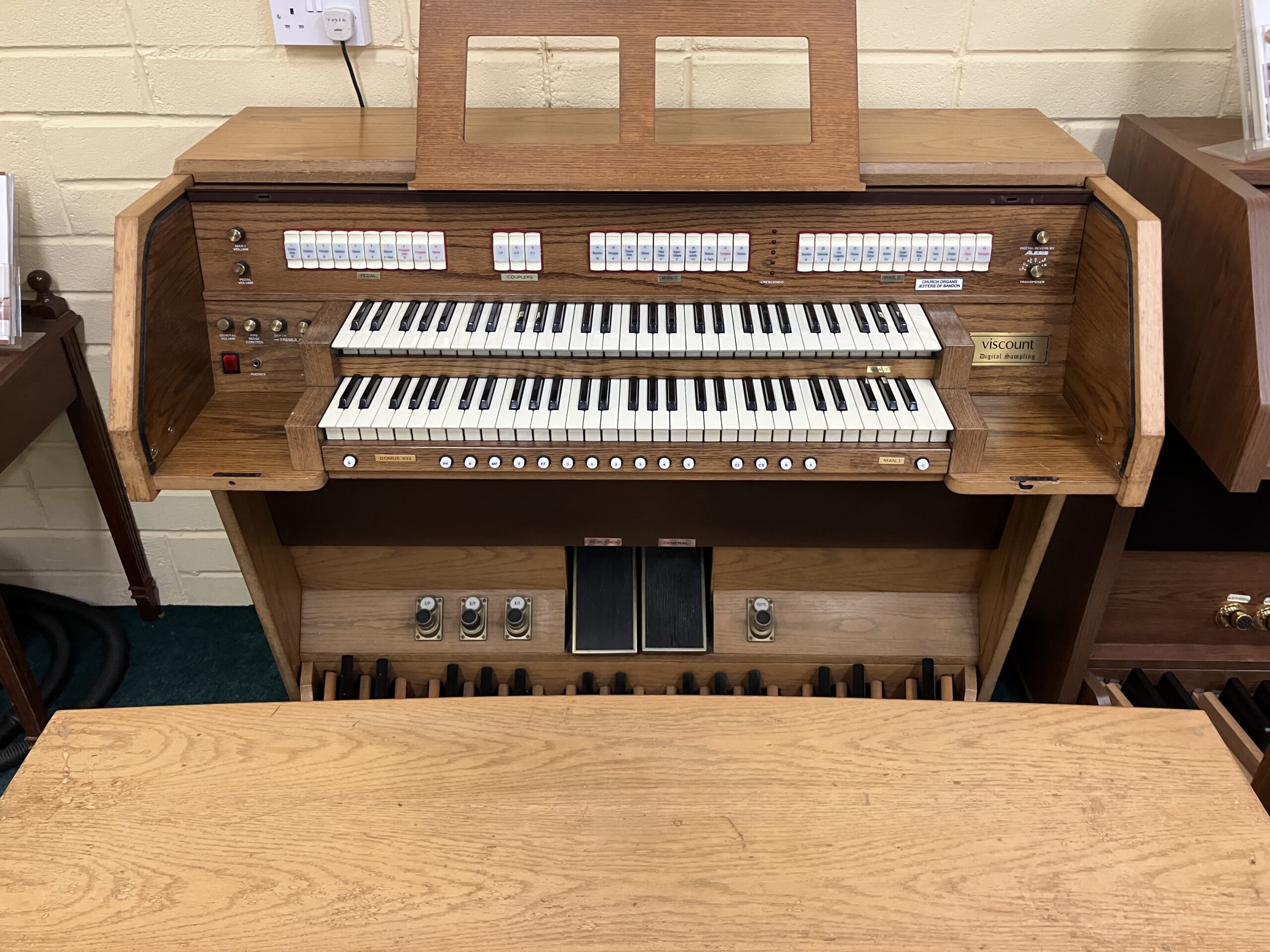 Viscount Domus 932 Digital Church Organ - SOLD
