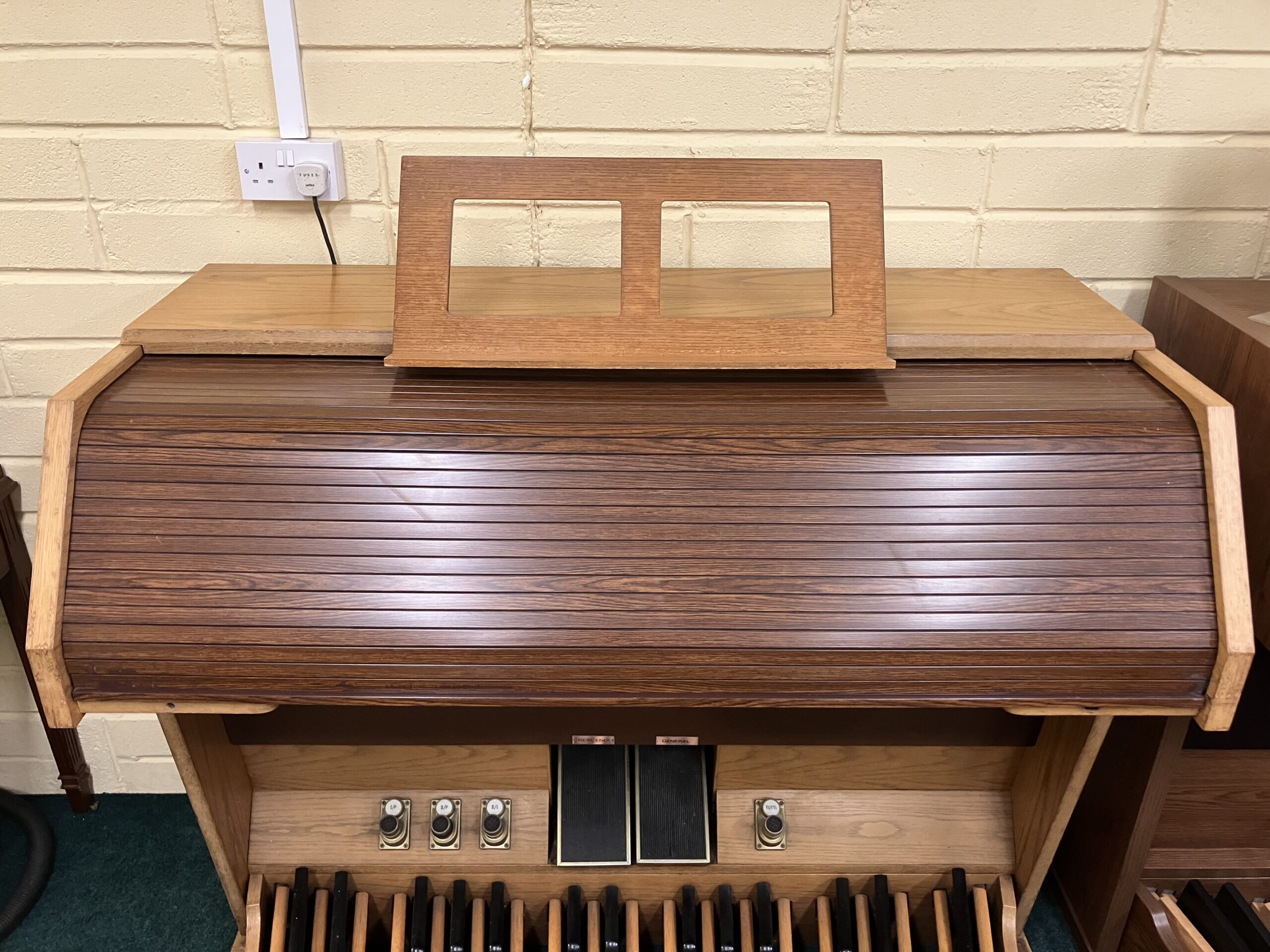 Viscount Domus 932 Digital Church Organ - SOLD - Image 3