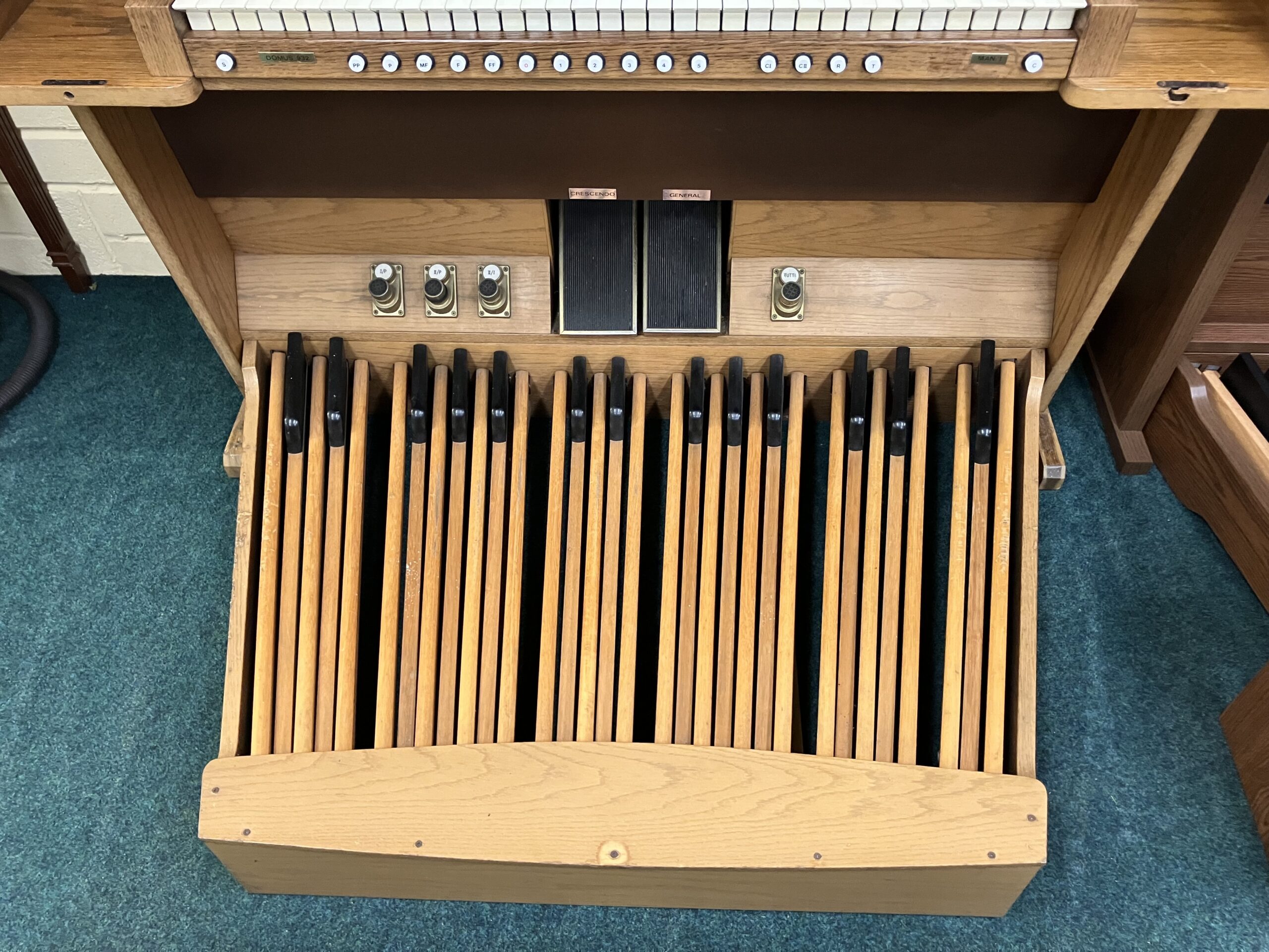 Viscount Domus 932 Digital Church Organ - SOLD - Image 2