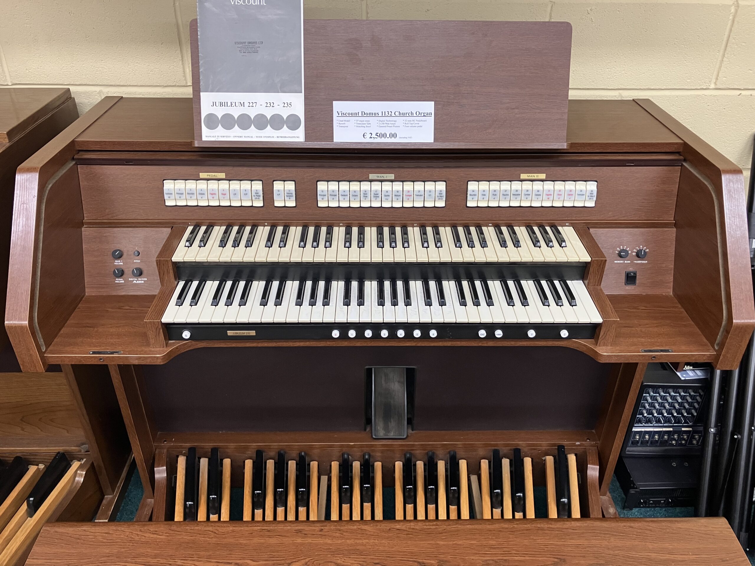 Viscount Jubileum 232 used digital organ - SOLD